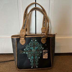 Concealed handgun purse.